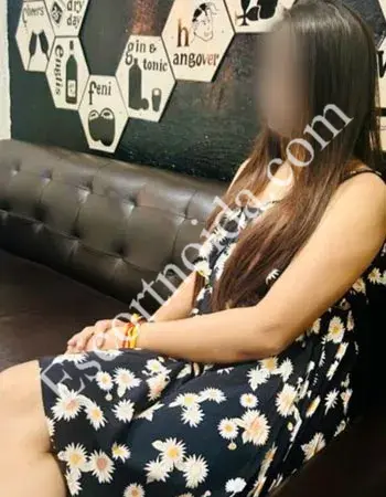 Manshi 22 year female call girls in noida